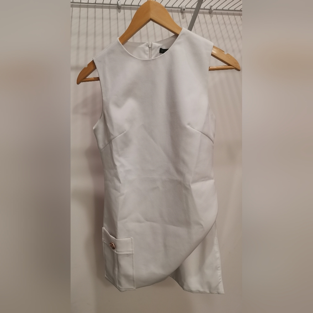 White elegant sleeveless top size S